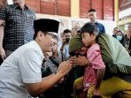 Rico Waas Berbagi Kebahagiaan dengan Menyalurkan Zakat Kepada 1.240 Mustahik