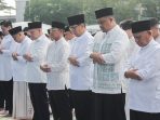 Rico Waas Bersama Ribuan Masyarakat Salat Ied di Lapangan Merdeka Medan