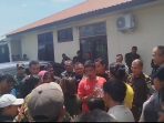 Sempat Buron, Josniko Tarigan Dituntut 2,2 Tahun Penjara, Warga Pancur Batu Gelar Unjuk Rasa