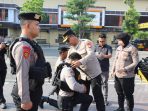Kapolrestabes Medan Serahkan Rompi Anti-Sayat untuk Personel Patroli