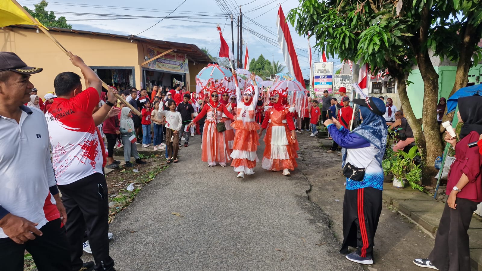 Meriah, Warga Desa Dagang Kerawan Rayakan HUT RI ke-80