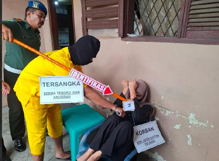 Denpom 1/5 Medan Rekonstruksi Kasus Oknum TNI Bunuh Istri di Sei Semayang