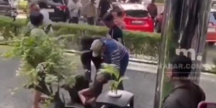 Viral! Diduga Oknum Polisi Aniaya Pengunjukrasa, Kapolda Sumut Minta Maaf