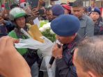 Ratusan Driver Ojol Datangi Mako Brimobda Sumut, Doakan Almarhum Affan Kurniawan