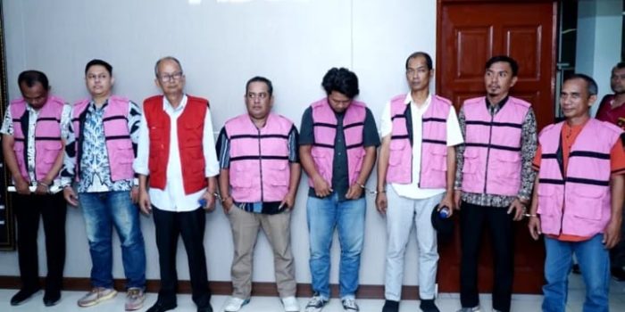 Penahanan 8 Tersangka Korupsi Proyek Jalan di Batubara Rp43,7 Miliar, Modus Kurangi Volume Pekerjaan