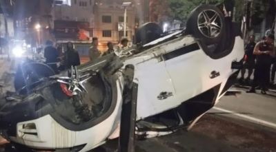 Mobil Mewah Mercedes Benz ‘Terbang’ di Jalan SM Raja, Pengemudi Kabur Tinggalkan HP