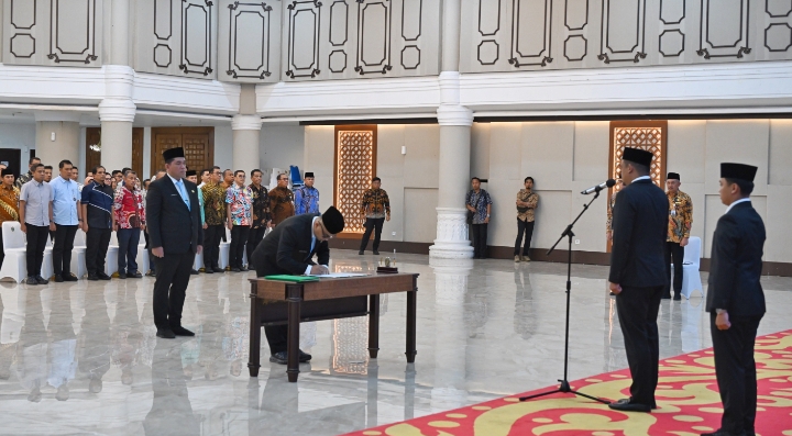 Lantik Dua Pejabat Eselon II, Lagi-lagi Gubernur Sumut Ingatkan Jangan Korupsi