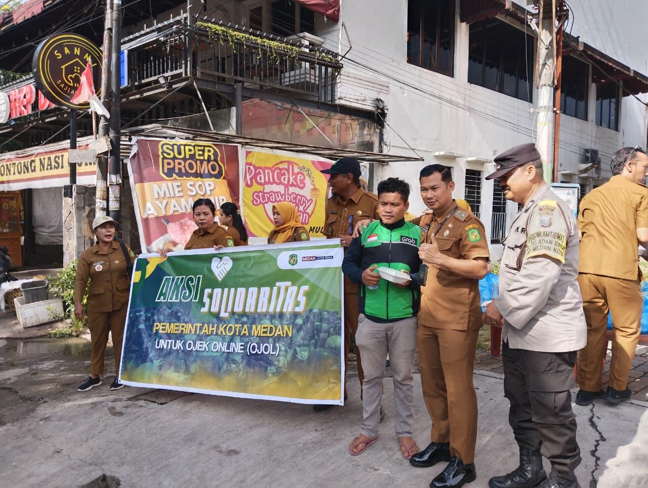 Pemko Medan Bagikan Ratusan Sarapan Gratis untuk Ojol di 151 Kelurahan