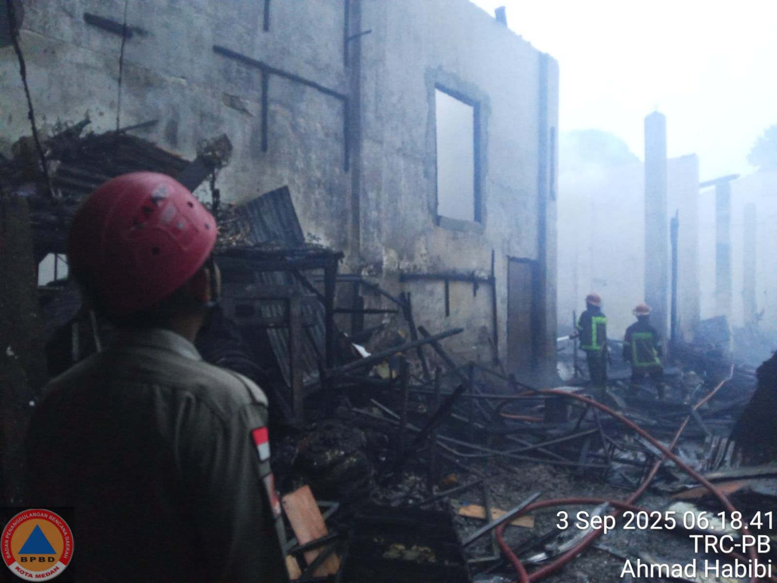 Gudang Peralatan Dekorasi di Jalan Karo Terbakar, Kerugian Capai Ratusan Juta