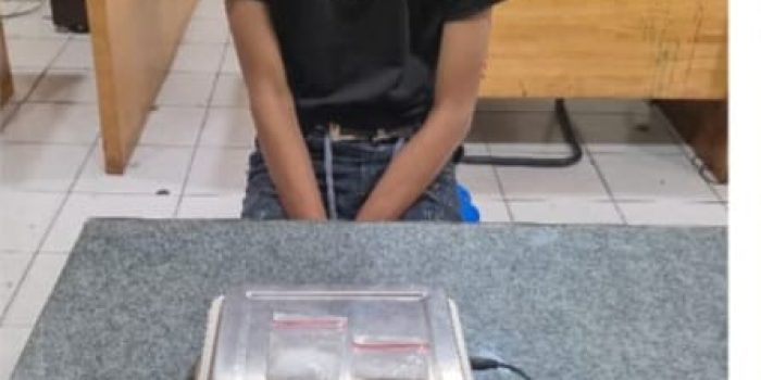 Pengedar Sabu Kabur ke Atap Rumah Berhasil Ditangkap