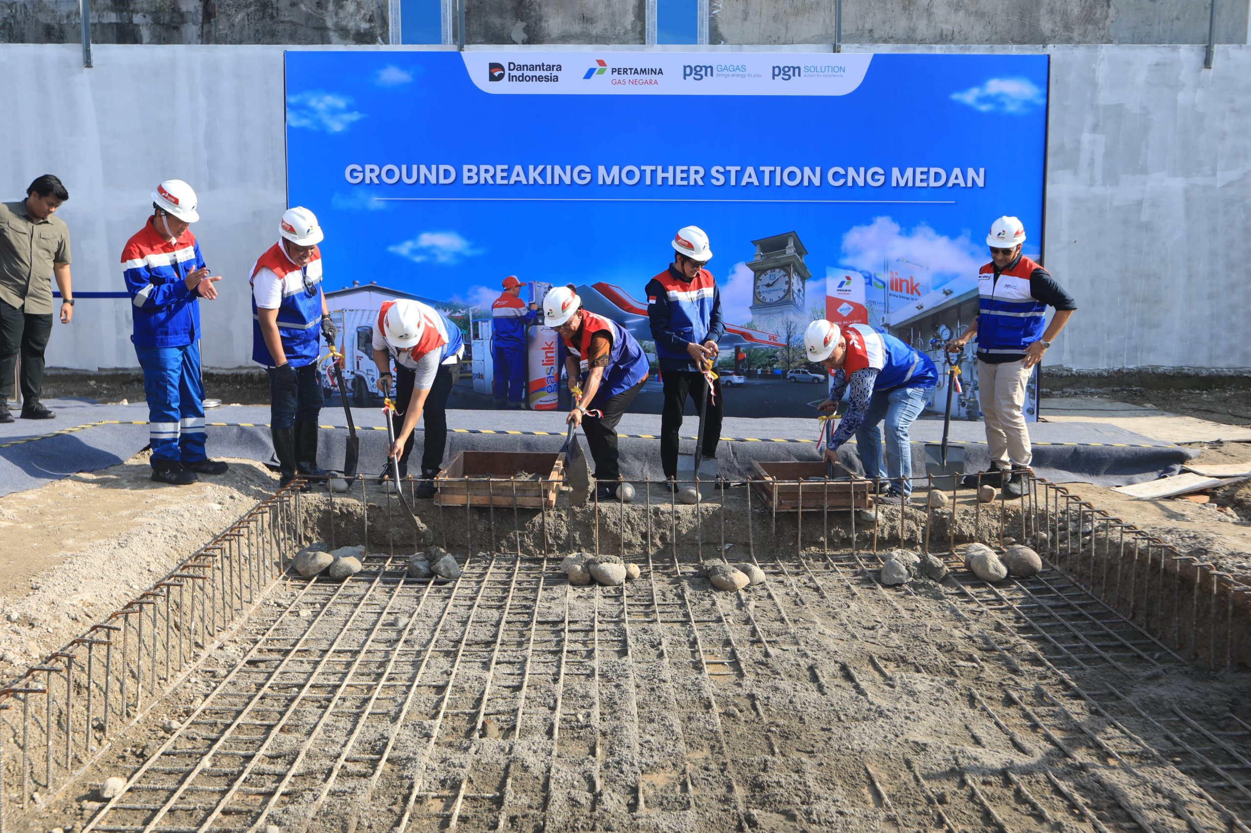 Pertama Di Medan, Zakiyuddin Harahap Ground Breaking Pembangunan Mother Station CNG
