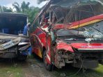Dua Bus Tabrakan di Labuhan Batu, Sopir Luka Berat dan 2 Penumpang Terluka