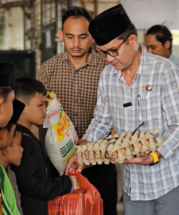 Satres Narkoba Polres Labusel Gelar Sembako untuk Yatim Piatu dan Janda Kurang Mampu
