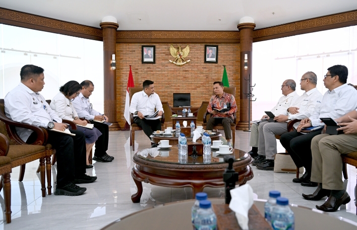 Bertemu BI Sumut dan Kadin, Bobby Nasution Bahas Integrasi Pembangunan Antarprovinsi Se-Sumatera Bertemu BI Sumut dan Kadin, Bobby Nasution Bahas Integrasi Pembangunan Antarprovinsi Se-Sumatera