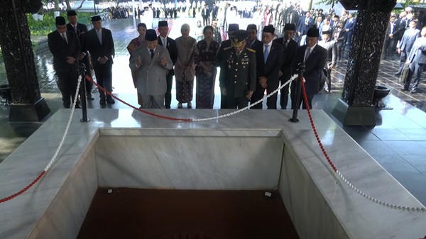 Presiden Prabowo Pimpin Perdana Upacara Hari Kesaktian Pancasila di Lubang Buaya