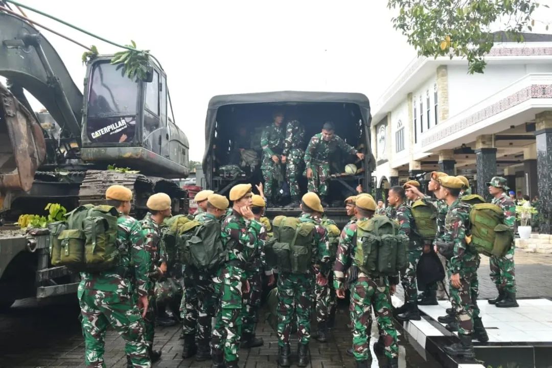 204 Personel Kodam I/BB Berangkat Membantu Bencana Alam Banjir dan Longsor 
