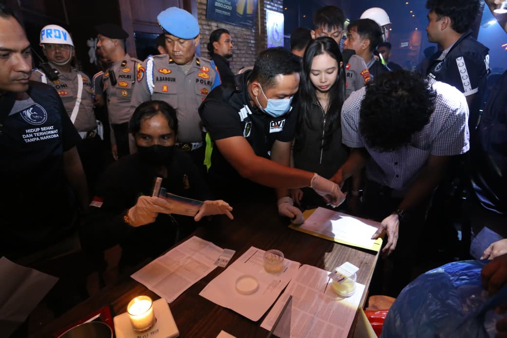 Intensifkan Razia, Polda Sumut Periksa Urine 37 Kunjungi HW Helen's Live Bar Medan