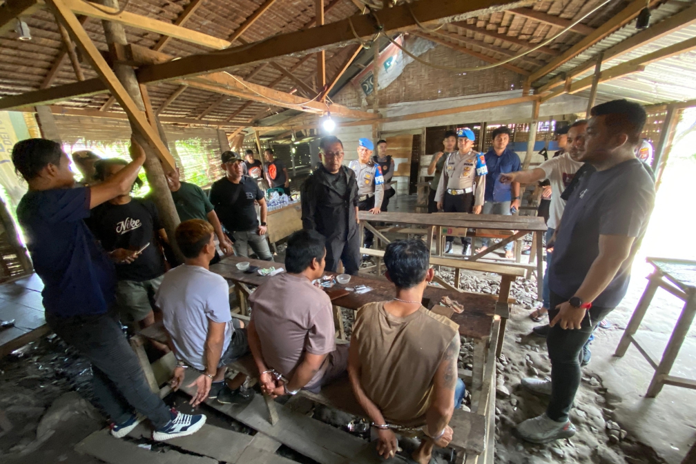 Polrestabes Medan Gerebek Sarang Narkoba di Desa Serba Jadi, 3 Pengedar Diringkus