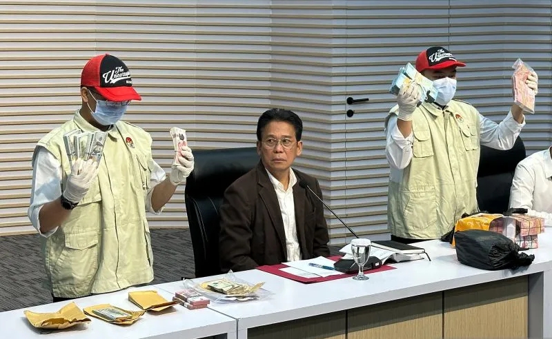 KPK Sita Dokumen Pergeseran Anggaran dari Dinas PUPRPKPP Riau Terkait OTT Gubernur