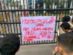 Mahasiswa Demo Kantor Kejati Sumut: Periksa Direktur dan Wadir II Polmed Terkait Dugaan Korupsi Pengadaan Smartboard 