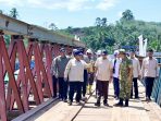 Bobby Nasution Dampingi Presiden RI, Tinjau Pembangunan Jembatan dan Pengungsi Korban Bencana di Tapsel