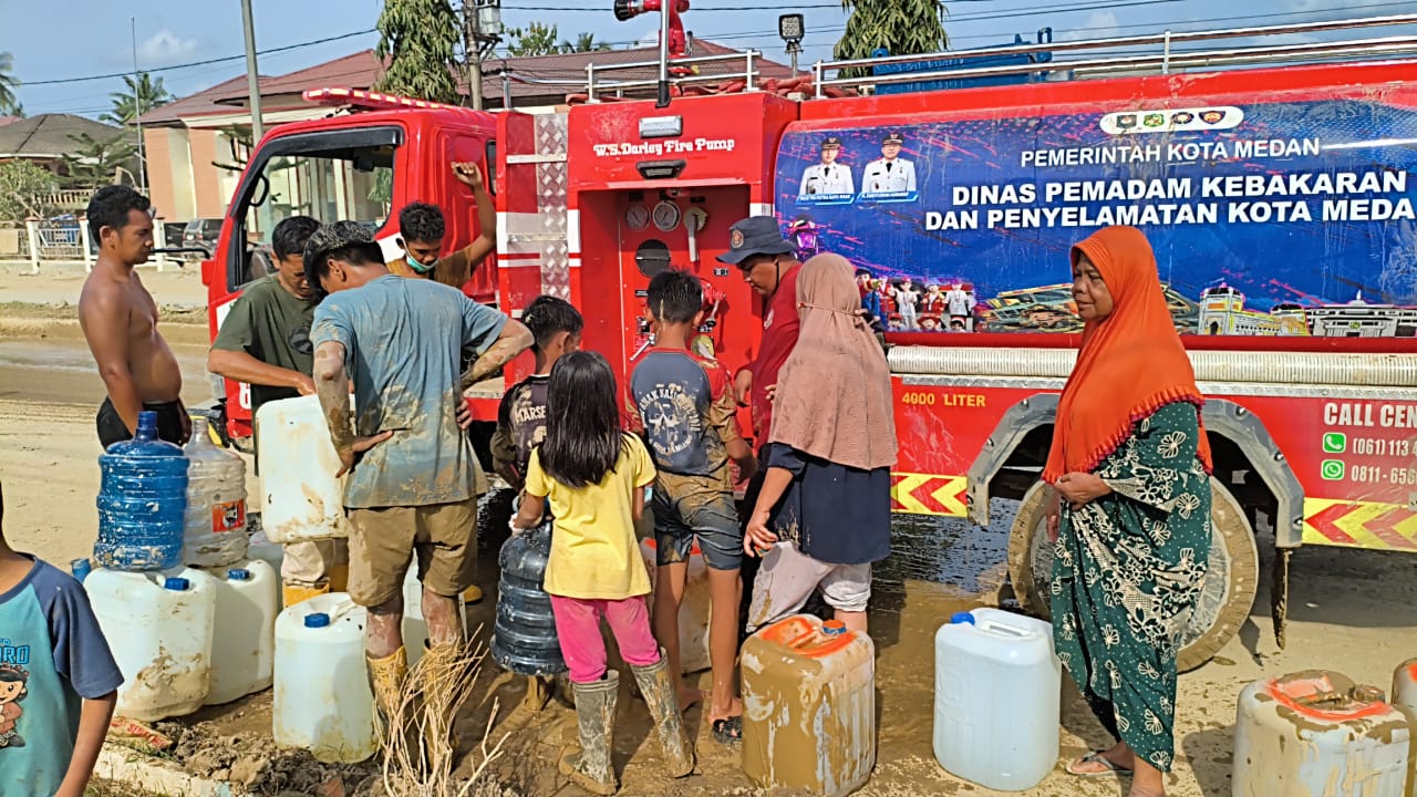 Rico Waas Kirim Armada Masif ke Aceh Tamiang, Wamendagri: “Bantuannya Luar Biasa”