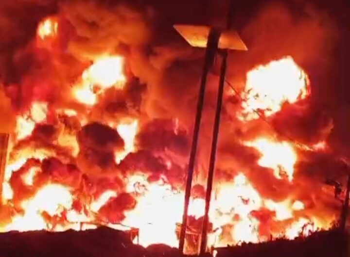 Labfor Polda Sumut Selidiki Penyebab Kebakaran Pabrik Sandal Swallow di Medan Deli