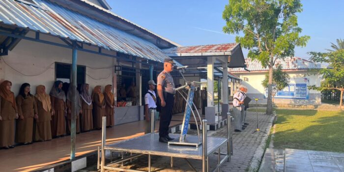 Kapolsek Binjai Timur Tekankan Disiplin dan Anti Tawuran Saat Jadi Pembina Upacara di SMK Negri 2