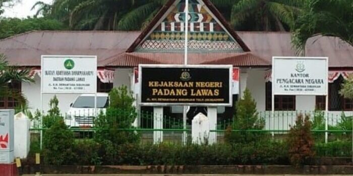 Pungut Dana Desa dari Sejumlah Kades, Kajari Padang Lawas dan Kasi Intel Diperiksa Kejaksaan Agung