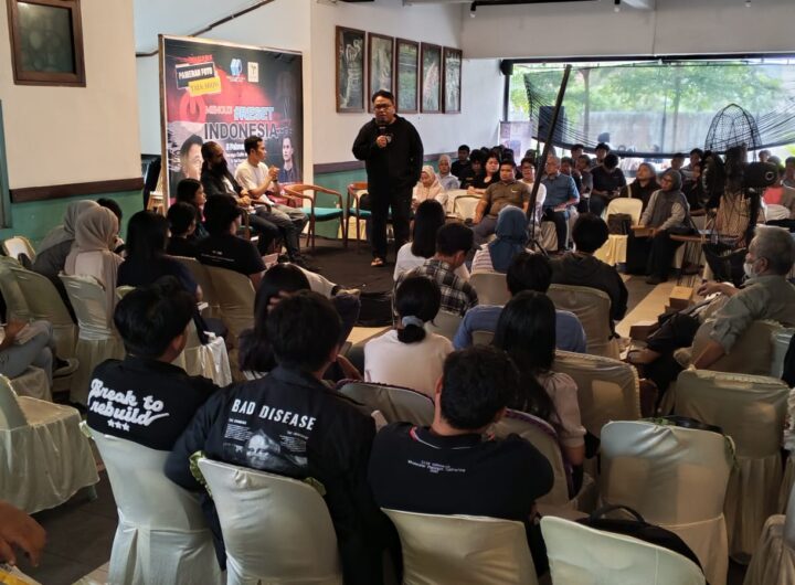 Benaya Harobu Menangis Saat Bedah Buku Reset Indonesia di Medan