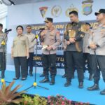 Kapolri Lepas Bantuan 22 Kontainer ke Daerah Bencana di Sumatera