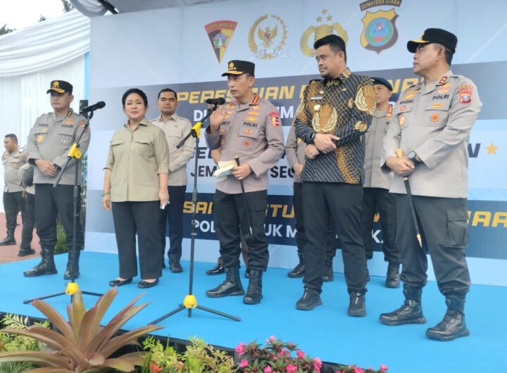 Kapolri Lepas Bantuan 22 Kontainer ke Daerah Bencana di Sumatera