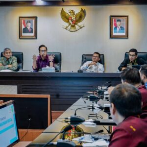 Rico Waas Dorong Digitalisasi, Layanan Ambulans Terintegrasi, Pengurusan KK dan KTP di Kelurahan