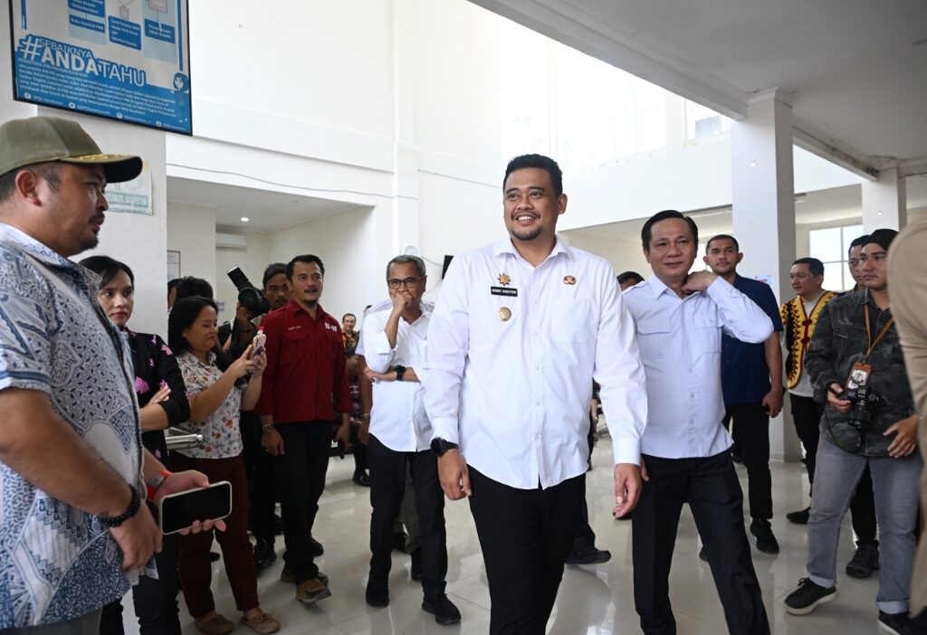 Perkuat Layanan Kesehatan Nias Barat, Bobby Nasution Sekolahkan Lima Dokter Jadi Spesialis