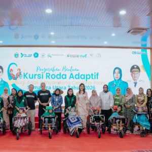 Kahiyang Ayu Serahkan 135 Kursi Roda Adaptif bagi Anak Penyandang Cerebral Palsy 