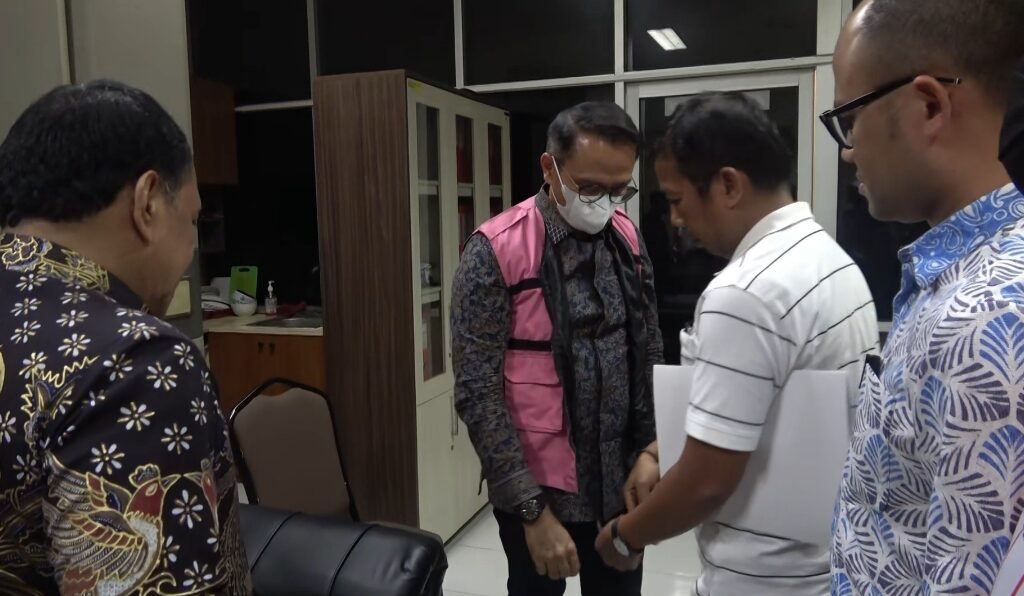 Kejati Sumut Tahan Mantan Direktur PTPN II Irwan Perangin-angin, Kasus Korupsi Penjualan Aset