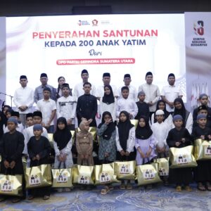 Buka Puasa Bersama DPD Gerindra Sumut, Zakiyuddin Harahap Serahkan Santunan Anak Yatim 