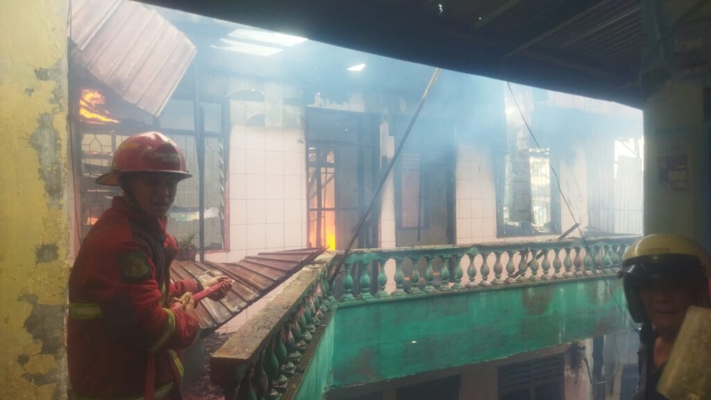 Kebakaran Lima Rumah di Medan Maimun 