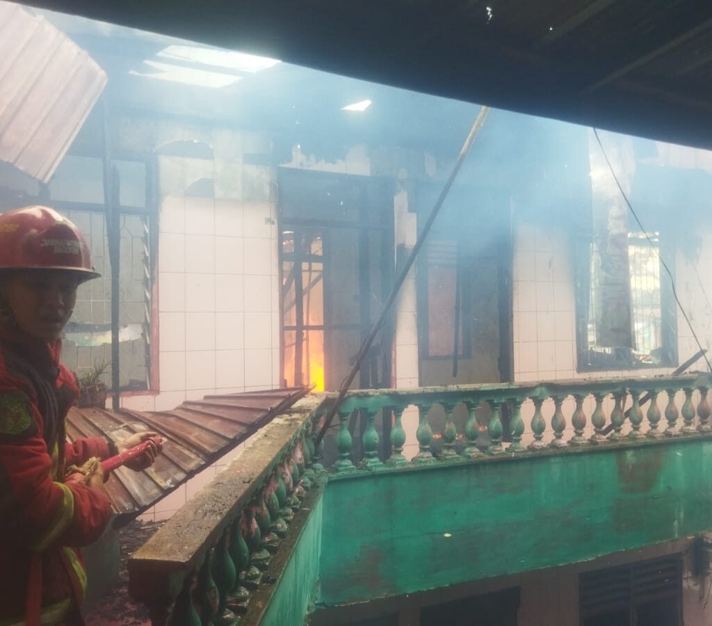 Kebakaran Lima Rumah di Medan Maimun 