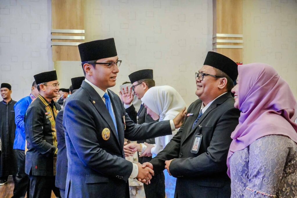 Lantik Empat Pejabat Tinggi Pratama, Rico Waas: Jabatan Harus Diemban dengan Ikhlas