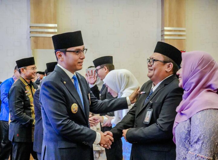 Lantik Empat Pejabat Tinggi Pratama, Rico Waas: Jabatan Harus Diemban dengan Ikhlas