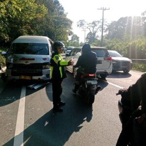 Bus Diduga Ugal-ugalan Tabrak 2 Motor, 1 Tewas dan 2 Luka