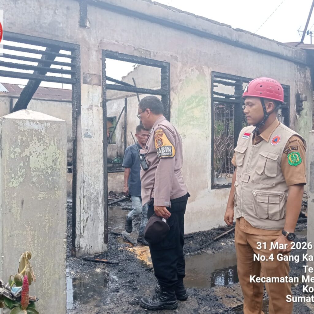 Kebakaran 3 Rumah Semi Permanen di Jalan Bromo