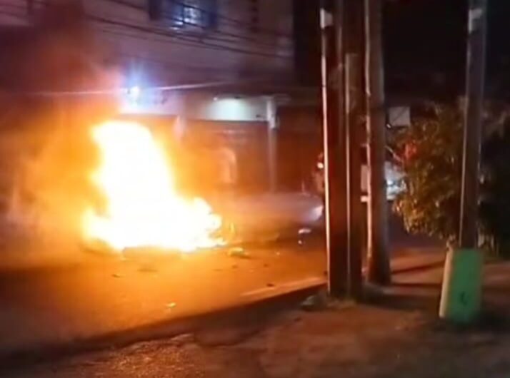 Tragis! Tabrak Motor Lawan Arah Pengendara CRF Luka Bakar