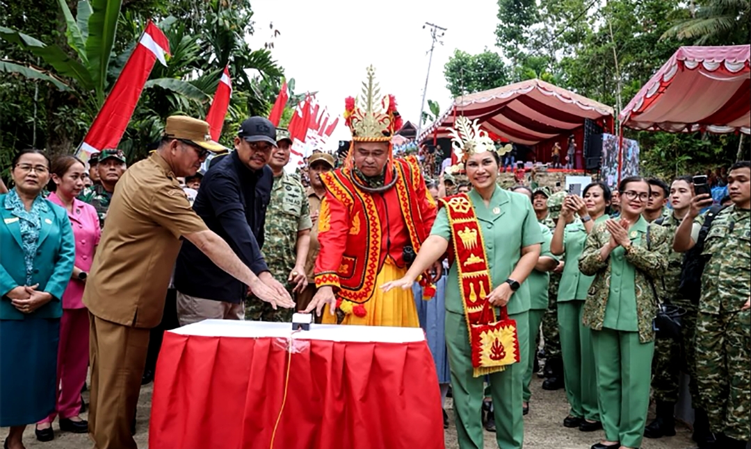 Bobby Nasution dan KSAD Resmikan Jembatan Bailey di Nias Selatan