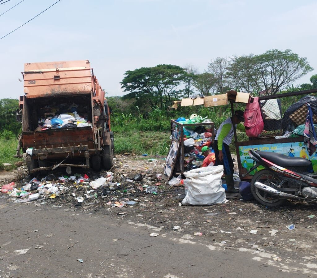 Atasi Tumpukan Sampah di Titi Kuning, Camat Medan Johor Usul Sewa Lahan TPS Baru