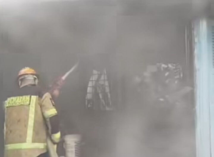 ​3 Rumah Semi Permanen di Medan Perjuangan Terbakar