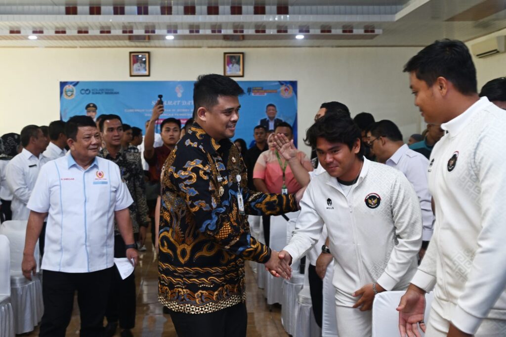 Serahkan Tali Asih Peraih Medali SEA Games, Gubernur Sumut: Atlet Berprestasi Titik Awal Indonesia Emas 2045