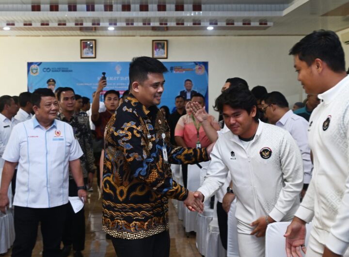 Serahkan Tali Asih Peraih Medali SEA Games, Gubernur Sumut: Atlet Berprestasi Titik Awal Indonesia Emas 2045