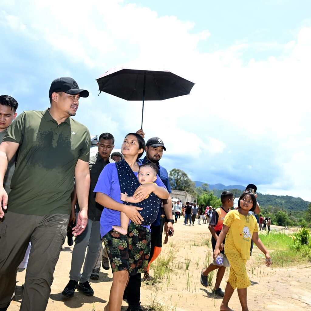 Tinjau Sempadan Sungai Sibuluan, Bobby Nasution Pastikan Rekonstruksi Tanggul dan Hunian Warga Dipercepat